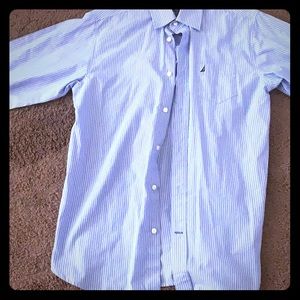 BLUE AND WHITE STRIPPED NAUTICA BUTTON DOWN SHIRT